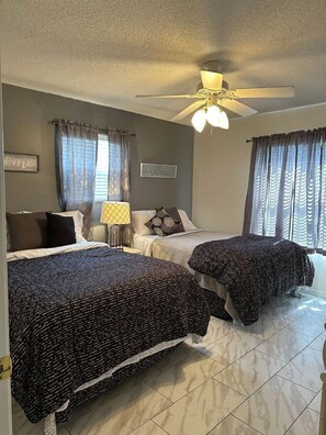 2 bedrooms, iron/ironing board, free WiFi, bed sheets