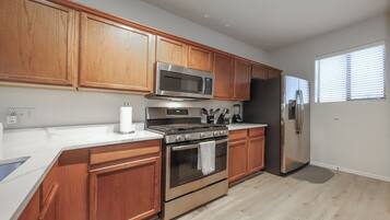 微波炉、烤箱、炉灶、洗碗机