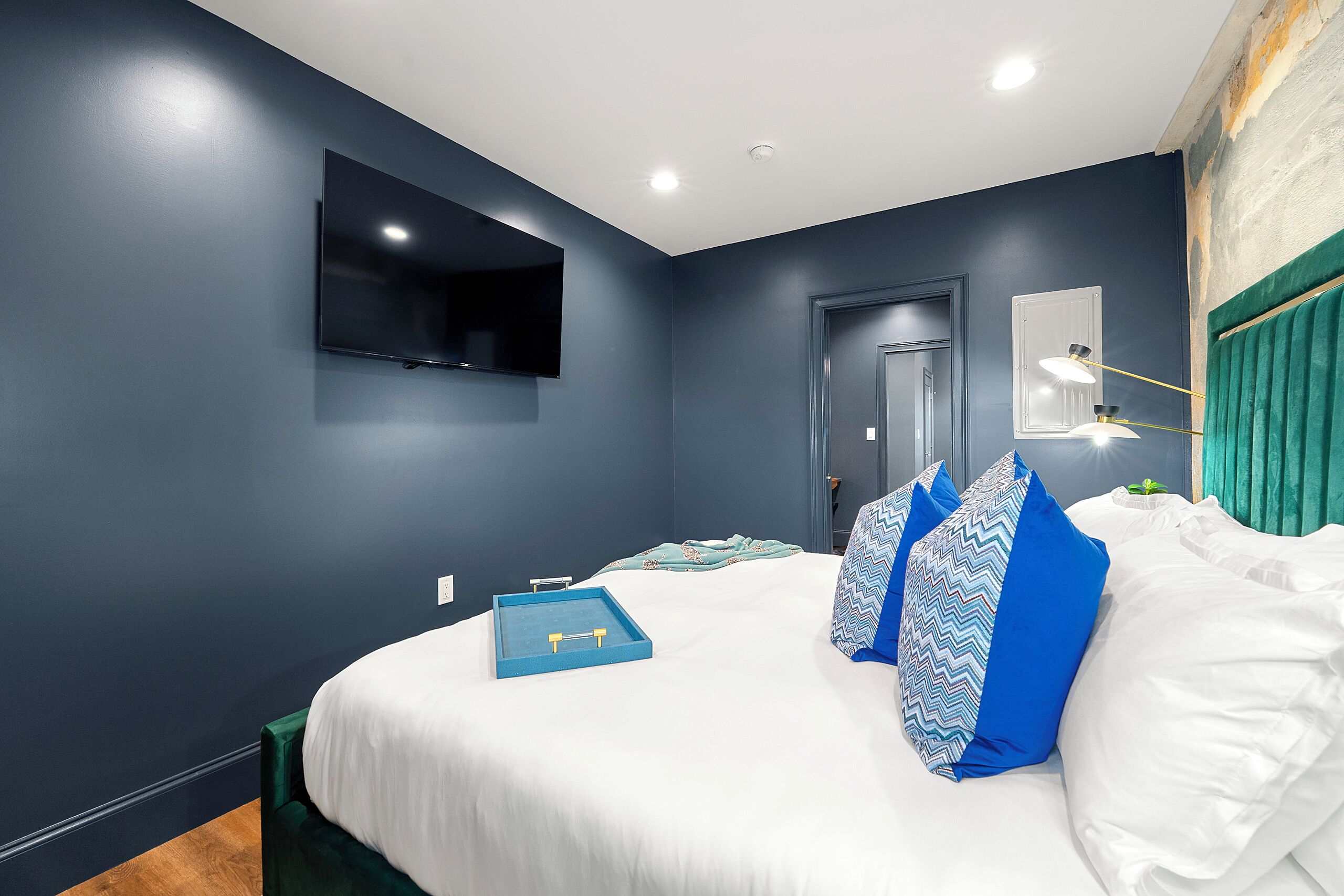 1 chambre, bureau, fer et planche à repasser, Wi-Fi