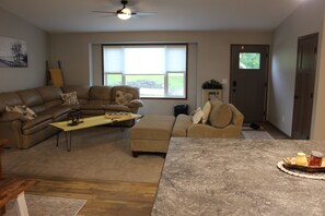 Smart TV, fireplace, table football, books - New West Battle Lake Home, perfect for large gatherings, reunions, and retreats! (Clitherall)