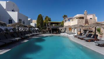 Piscine extérieure (ouverte en saison)