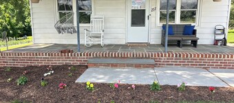 Cozy and Clean Farmhouse in Mountains near Gettysburg. No extra cleaning fees!