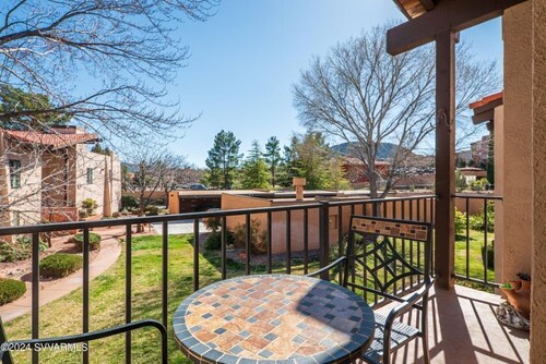 SEDONA OASIS: Hike, Bike, Swim, Shop, Relax!