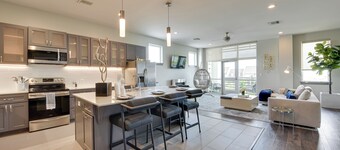 Lake Charles Retreat w/ Fireplace Near Casinos!