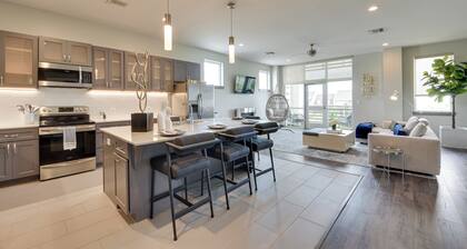 Lake Charles Retreat w/ Fireplace Near Casinos!