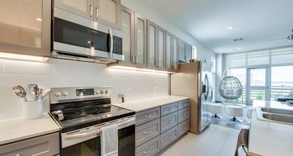 Lake Charles Retreat w/ Fireplace Near Casinos!