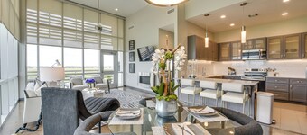 Modern Lake Charles Condo w/ Balcony: 7 Mi to Dtwn