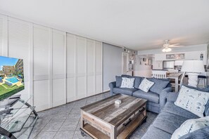 Smart-tv, dvd-afspiller, bøger