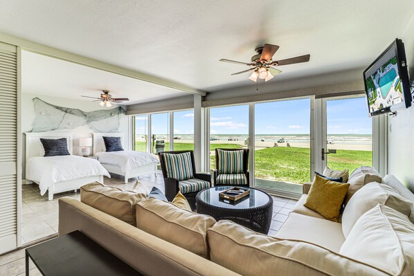 Smart TV, books - Gulfstream Condos Unit 112 | Ground Floor | Gulf Front Views (Corpus Christi)