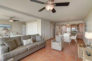 Smart TV, DVD player, books - Gulfstream Condos Unit 115 | Gulf Front View | Beachfront Patio (Corpus Christi)