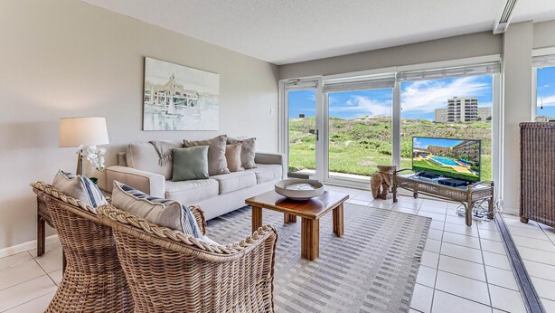 Smart TV, books - Gulfstream Condos Unit 119 | Direct Beach Access from Gulf-View Patio | Pool (Corpus Christi)