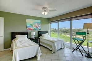 2 bedrooms, iron/ironing board, travel cot, free WiFi