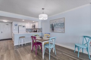 Dining - Gulfstream Condos Unit 211 | Beachfront Balcony | Pool, Hot Tub (Corpus Christi)