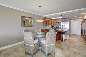 Dining - Gulfstream Condos Unit 214 | Beachfront Balcony | Pool, Hot Tub (Corpus Christi)