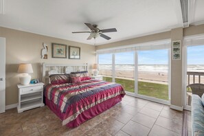 2 habitaciones, tabla de planchar con plancha y cuna de viaje