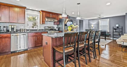 3BR1.5BA Retreat - Near Airport