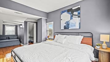 3 bedrooms, in-room safe, iron/ironing board, travel crib