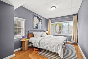 3 bedrooms, in-room safe, iron/ironing board, travel crib - 3BR1.5BA Retreat - Near Airport (Revere)