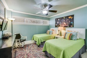2 habitaciones, tabla de planchar con plancha y cuna de viaje 