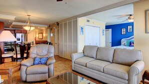 Living area - Gulfstream Condos Unit 312 | Balcony with Beach Front Views, Pool & Hot Tub (Corpus Christi)