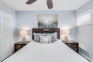 2 عدّة غرف نوم ومكواة/لوح كي وسرير سفر وواي فاي مجانًا