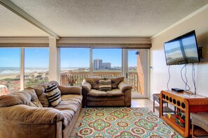 Smart TV, books - Gulfstream Condos Unit 320 | Beach-View Balcony | Heated Pool, Hot Tub (Corpus Christi)