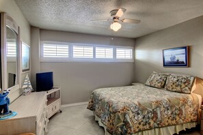 2 bedrooms, iron/ironing board, travel cot, free WiFi