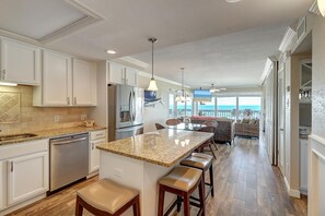 Interior - Unit 605 | Beautiful Gulf Front Views | Pool, Hot Tub, BBQ (Corpus Christi)