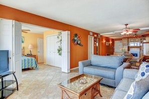 TV - Gulfstream Condos Unit 611 | Gulf-View Balcony | Pool & Hot Tub (Corpus Christi)