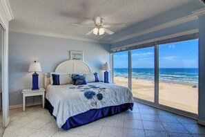 4 bedrooms, iron/ironing board, travel crib, free WiFi - Gulfstream Condos Double Unit | 2 Adjoining Beachfront Top-Floor Units (Corpus Christi)