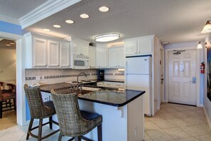 Fridge, microwave, oven, stovetop - Gulfstream Condos Double Unit | 2 Adjoining Beachfront Top-Floor Units (Corpus Christi)