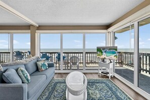 تلفزيون ذكي، مشغل دي في دي، كُتُب