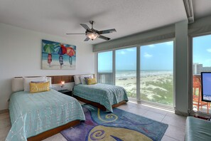 2 bedrooms, iron/ironing board, travel cot, free WiFi - Gulfstream Condos Unit 620 | Pool & Hot Tub | Private Balcony Gulf View (Corpus Christi)