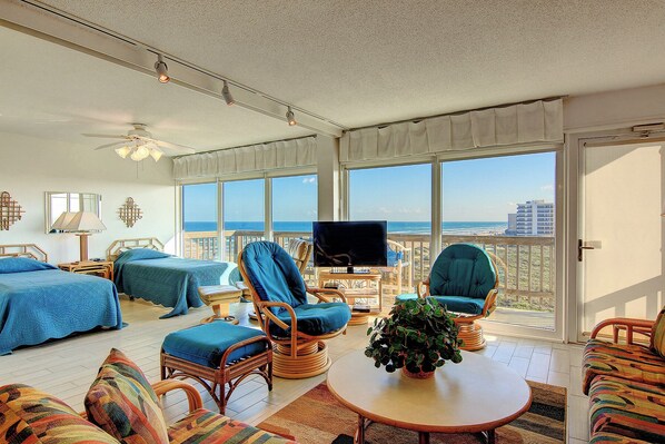 2 bedrooms, iron/ironing board, travel cot, free WiFi - Gulfstream Condos Unit 622 | Pool & Hot Tub | Balcony, Amazing Gulf Views (Corpus Christi)