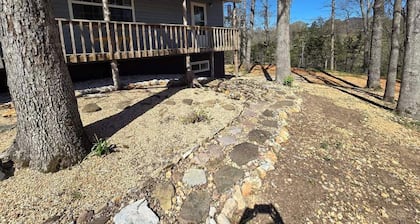 Centered on the Buffalo NR, Gene Rush WMA, and North East side of the Ozark NF.