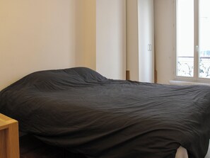 1 bedroom, iron/ironing board, WiFi, bed sheets - Charming T2 near Montmartre (Paris)