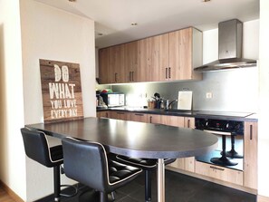 Køleskab, mikrobølgeovn, ovn, opvaskemaskine