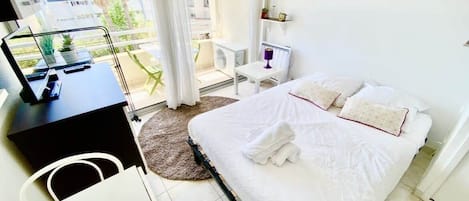 1 多间卧室、床单