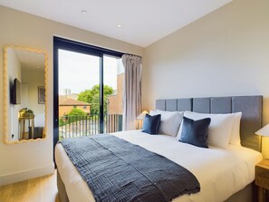 豪華公寓, 2 間臥室, 陽台, 城市景觀 | 獨特裝潢、布置獨特、書桌、筆電工作空間