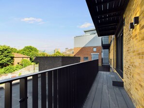 尊荣公寓, 3 间卧室, 阳台, 运河景观 | 阳台