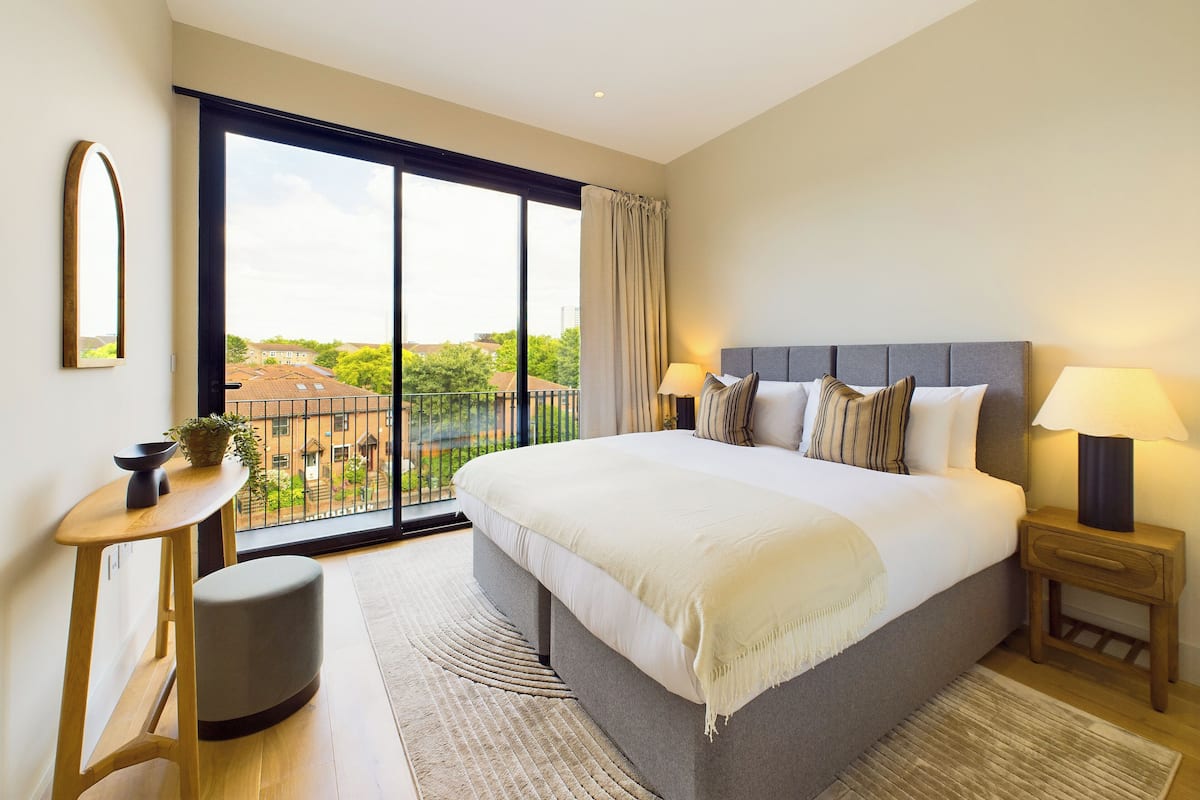 Appartamento Premium, 3 camere da letto, balcone, vista canale | 2 camere, con stile personalizzato, con arredamento individuale