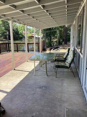 Outdoor dining - "Anchor-In on Clear Lake" (Clearlake Oaks)