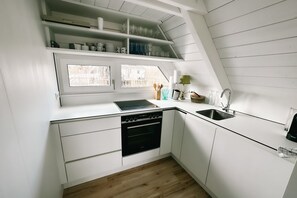 Superior House, Lake View | Private kitchen