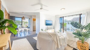 Smart TV - Krait Court, 6-6 Krait Close (Nelson Bay)