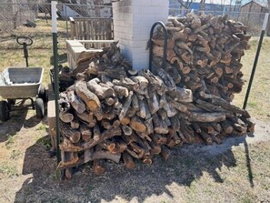 Property grounds - NEWLY RENOVATED HOME with high speed WiFi, gourmet kitchen, outdoor grilling. (Big Spring)