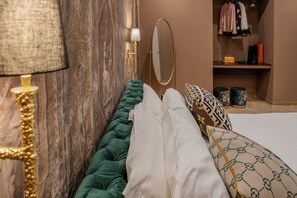 Deluxe Double Room, City View | Individually furnished, soundproofing, free WiFi - stile raro suite (Caserta)