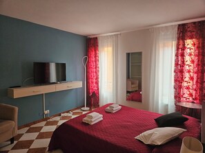 1 bedroom, travel crib, free WiFi, bed sheets - San Marco Ca'Tiepolo - Suite for Rent in Venice (Venezia)