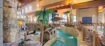 NEW Updated 3BD/3BA Waterparks, Golf, Spa & Dining