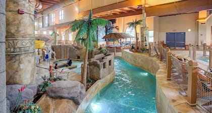 NEW Updated 3BD/3BA Waterparks, Golf, Spa & Dining