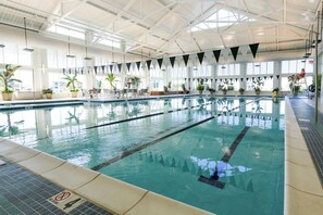 Indoor pool, outdoor pool - Bayside Resort renovated 4 bed, 3.5 bath, across from Sun Ridge pool! Sleeps 10  (Selbyville)